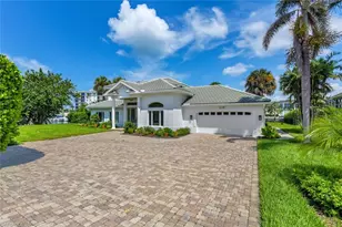 215 Mooring Line Dr, Naples, FL 34102 - Photo 8