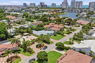 506 Pine Grove Ln, Naples, FL 34103 - Photo 4