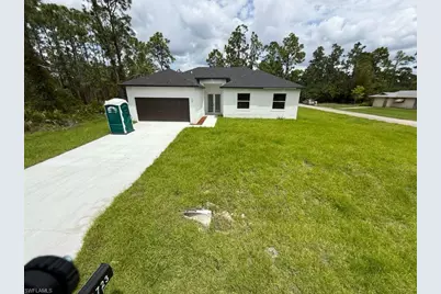 723 Epps Brown St E, Lehigh Acres, FL 33974 - Photo 2