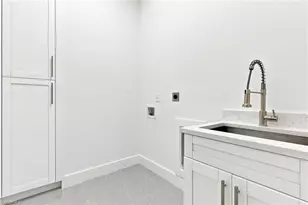 1120 NE 32nd Ln, Cape Coral, FL 33909 - Photo 32
