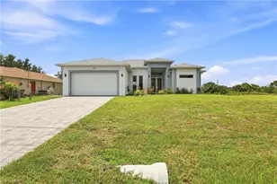 1120 NE 32nd Ln, Cape Coral, FL 33909 - Photo 2