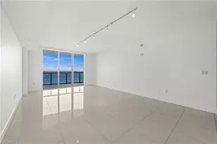 3000 Oasis Grand Blvd, Fort Myers, FL 33916 - Photo 12