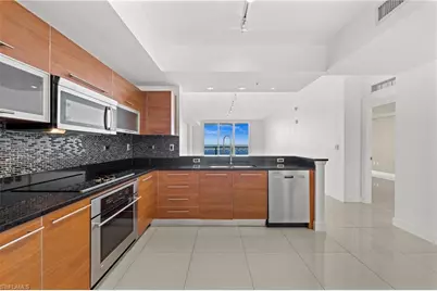 3000 Oasis Grand Blvd #1603, Fort Myers, FL 33916 - Photo 4