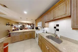 1527 Edgewater Cir, Fort Myers, FL 33919 - Photo 20