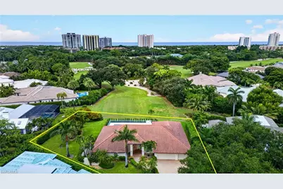 700 Hollybriar Ln, Naples, FL 34108 - Photo 8