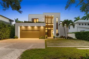 376 1st Ave N, Naples, FL 34102 - Photo 2