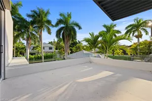 376 1st Ave N, Naples, FL 34102 - Photo 42
