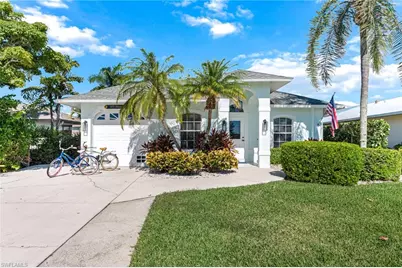575 101st Ave N, Naples, FL 34108 - Photo 2