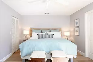 589 Beachwalk Cir, Naples, FL 34108 - Photo 12