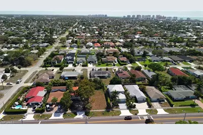 686 111th Ave N, Naples, FL 34108 - Photo 6