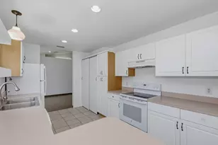 1131 10th Ave NE, Naples, FL 34120 - Photo 8