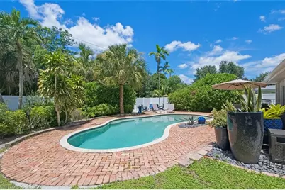 1274 Pine Ct, Naples, FL 34102 - Photo 42