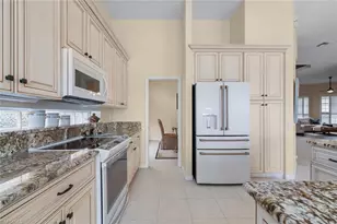 7904 Glenfinnan Cir, Fort Myers, FL 33912 - Photo 18