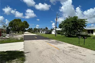 3805/3807 SE 15th Pl, Cape Coral, FL 33904 - Photo 22