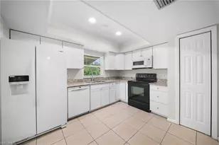 5820 Algiers St, Fort Myers, FL 33919 - Photo 4