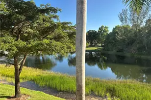 354 Dover Pl, Naples, FL 34104 - Photo 26