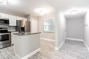 1392 Churchill Cir, Naples, FL 34116 - Photo 2