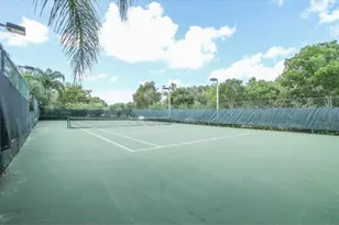 1885 Florida Club Dr, Naples, FL 34112 - Photo 4