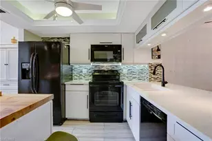 285 Naples Cove Dr, Naples, FL 34110 - Photo 2