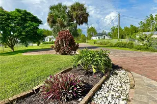 2744 39th Ave NE, Naples, FL 34120 - Photo 2