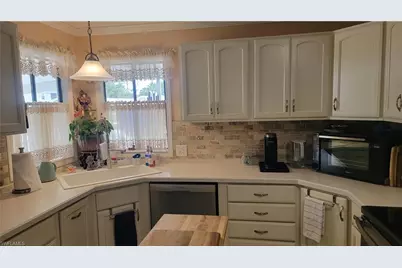 4712 Tahiti Dr, Bonita Springs, FL 34134 - Photo 8