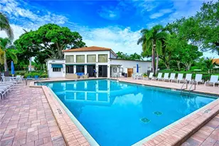 586 Beachwalk Cir, Naples, FL 34108 - Photo 28