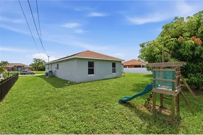 202 SW 11th Ter, Cape Coral, FL 33991 - Photo 20