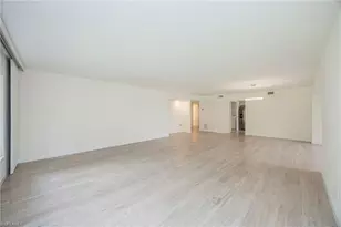 425 Wildwood Ln, Naples, FL 34105 - Photo 10