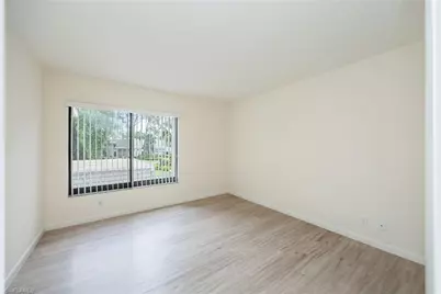 425 Wildwood Ln, Naples, FL 34105 - Photo 12
