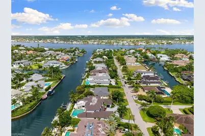 605 21st Ave S, Naples, FL 34102 - Photo 10