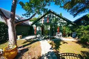 1313 Solana Rd W, Naples, FL 34103 - Photo 2