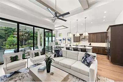 2935 Coco Lakes Dr, Naples, FL 34105 - Photo 10