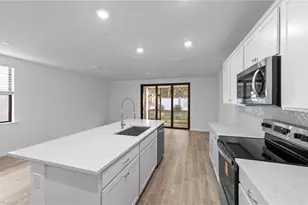 27832 Solis Grande Dr, Bonita Springs, FL 34135 - Photo 14