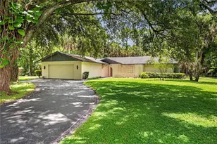 6040 Lancewood Way, Naples, FL 34116 - Photo 2