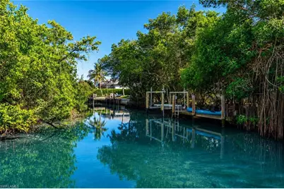 5042 Seahorse Ave, Naples, FL 34103 - Photo 14