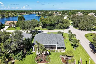 6832 Compton Ln S, Naples, FL 34104 - Photo 4