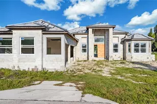 27549 Oregon St, Bonita Springs, FL 34135 - Photo 6