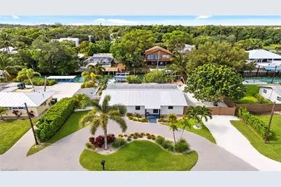 2736 Riverview Dr, Naples, FL 34112 - Photo 24