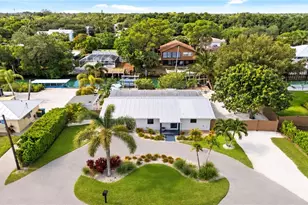 2736 Riverview Dr, Naples, FL 34112 - Photo 24