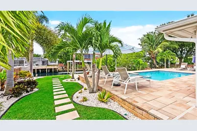 2736 Riverview Dr, Naples, FL 34112 - Photo 20