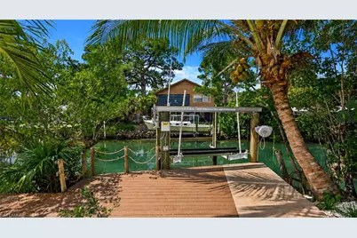 2736 Riverview Dr, Naples, FL 34112 - Photo 26