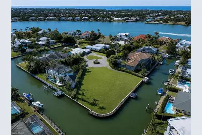 2185 Trout Ct, Naples, FL 34102 - Photo 2