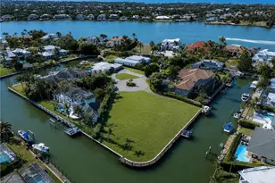 2185 Trout Ct, Naples, FL 34102 - Photo 2