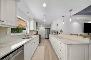 1135 7th St S, Naples, FL 34102 - Photo 4