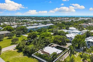 1135 7th St S, Naples, FL 34102 - Photo 30