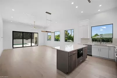 786 107th Ave N, Naples, FL 34108 - Photo 14