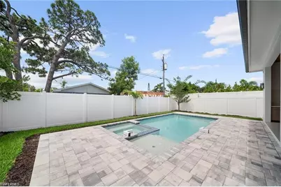 638 93rd Ave N, Naples, FL 34108 - Photo 30