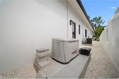 658 93rd Ave N, Naples, FL 34108 - Photo 40