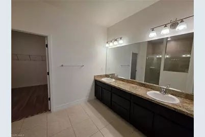 318 SE 5th Pl, Cape Coral, FL 33990 - Photo 6