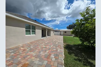 318 SE 5th Pl, Cape Coral, FL 33990 - Photo 40